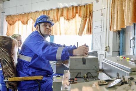 Best car tipping machine operator named at Altai-Koks